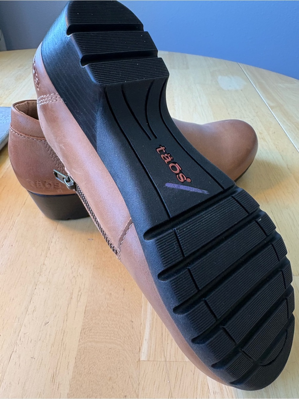 TAOS NWOT Daily Ankle Boot in Caramel Leather YKK Zip-Accent 1.5” Block Heel 7.5 - Picture 11 of 14
